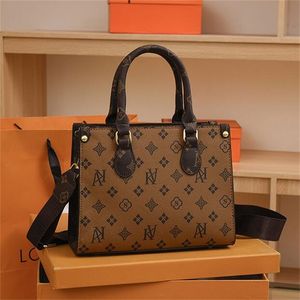 Новые модные тенденции для 2023 Ladies Luxury Buck Bugle Buckle Buckbody Bag Girl