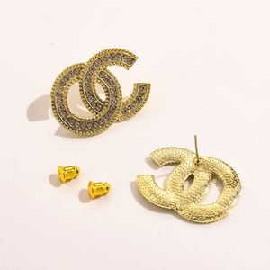 Ear Stud Fashion Gold Plated Sier Brand Designers C-Letters Stud Rostfritt stål Geometriska berömda kvinnor Crystal Rhinestone Earring Wedding Party Jewerlry