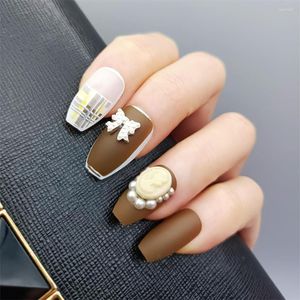False Nails 24pcs Set Retro Fake In Gift Box Designed With Checkered Pattern 3D Figure And Pearls Top Line Brown Press On Nail Squoval