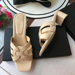 Slippers Chunky klackar 583 Kvinnor äkta patentläder Öppna tåbilder 2024 Summer utomhus Slide Designer Woman Shoes 756 843