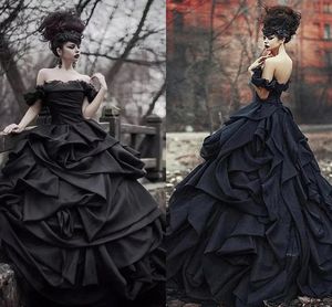 Schwarze gotische A-Linie-Brautkleider Plus Größe Off Schulter Kaskading Rüschen Schnürkorten-Spitzen-Brautkleid Mariage