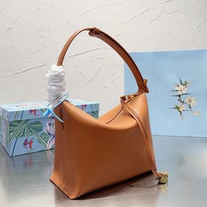 Väskor totes handväska designer kvinnor klassisk imitation märke fast färg lapptäcke axelväska mångsidig pendling festmiddag brud handväska