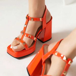 Bright Color Orange Yellow Lady Summer Dress Shoes T-strap Open Toe Block High Heels Sandals Platform With Studded Rivets 0220