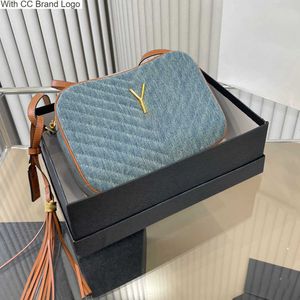 CC Borse a tracolla Designer Borse per fotocamere in denim Classico punto a V Hardware dorato con tracolla in pelle Ciondolo nappa vintage Donna Crossbody di grande capacità Cos