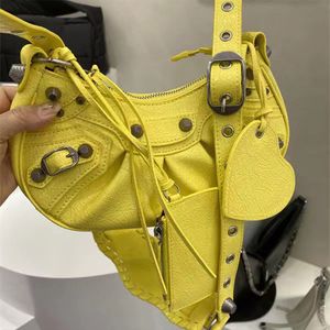 3A designer Borsa da sera Arrivo Donna Borsa a tracolla da donna Pieghettata CrossBody Messenger Portamonete Ragazza locomotiva rivetto Borsa da strada vera pelle qualità 25CM