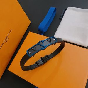 Designer-V-Logo-Schmuck, schwarze Rindsleder-Armbänder, Herren-Charme-Armband für Frauen, Handschlaufe, blaues Blumenmuster, Stempel, bedruckt, modisch, ohne Box