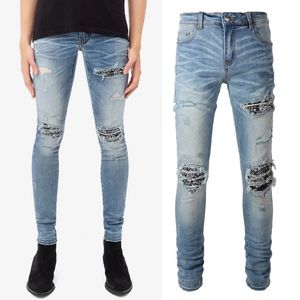 Nödställd smal fit denim jeans mäns tryckta lapptäcksträcka tvättade