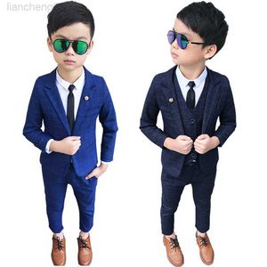 Set di abbigliamento 2022 Plaid Formal Baby Boy Abiti Abiti da sposa Come bambini Eleganti Toddler Kids School Uniform Gentleman Party Clothes W0222