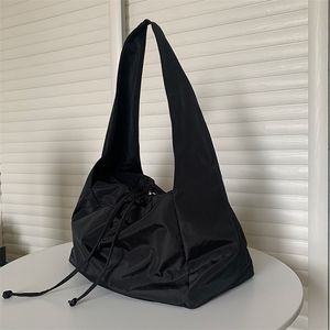 2023 Повседневная женская сумка, новое нейлоновое ведро, модная твердая молния, МЯГКАЯ сумка на плечо, кошельки и сумки, роскошная дизайнерская черная большая сумка