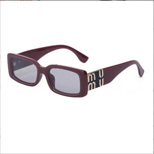 Sunglasses Lady with Burgundy rectangular sunglasses Fashion letters luxury glasses Unisex sunshade mirror discoloration G221215