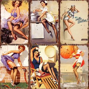 Vintage Europe Sexig tjej Metallmålning Pin Up Girls Metal Sign Retro Beauty Woman Lady Poster Tin Plate Målning Bar Store Pub Man Cave Wall Decor Size 30x20cm W01