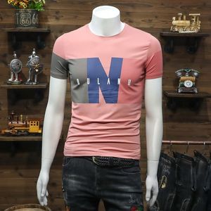 Sommarm￤n t-shirts mode tryckt unga m￤ns vita rosa smala passform kort￤rmad gentlmen manlig bekv￤m mjuk is silkes body pluz size 4xl