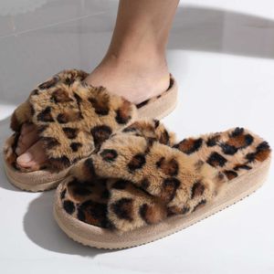 Slippare Comwarm Women Plus Autumn and Winter Warm Platform Fuzzy Slippers Leopard Print Cross Band inomhus Home Flip Flop Z0215 Z0215