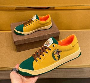 İngiliz Tasarımcı Erkekler Süet Elbise Parti Ayakkabıları Orijinal Deri Moda Nefes Nefes Üstü Ünlüler Sıradan Spor ayakkabılar Toe Toe Toe Walking Loafers