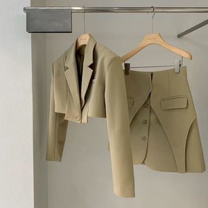 Zweiteiliges Kleid Herbst Blazer Rock Sets Damenmode Kurzer Anzug Jacke Taille Design Röcke 2 Temperament Büro Damen Set 230222