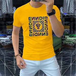 Erkekler Tişörtleri Giyim Pullu Elmas Letters Pamuk İnce Erkek Tees Yaz Yeni Yuvarlak Boyun Üstü Gençlik Tarzı Pevalent Man Wear M-4XL