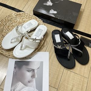 Chanells Rhinestone Channel sandali Chanelliness sandali impreziositi per la donna perizoma Slifori scivolati su vagoni da mulo piatti Flops Flip Diamond Cnide Slides Brenterio Lux