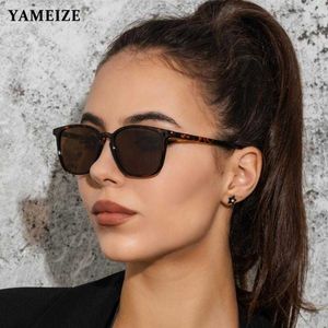 Solglasögon Kvinnor One Piece Solglasögon Big Frame Retro Fashion Cat Eye Eyeglasses For Summer Brand Design Eyewear Oculos de Sol Feminino G221215