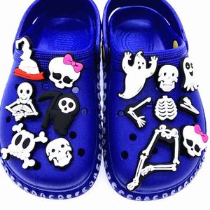 Skull Series 30st Shoes Charms för Croc Accessories for Kids Halloween Party Gifts Cartoon Ghost Hole Slipper Buckle