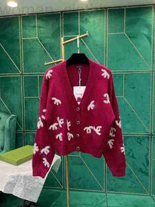 Designer Spring Summer Marka w tym samym stylu Sweter szary czerwony długie rękaw V Pullover Wysoka jakość BGGO