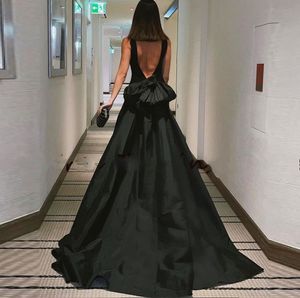 Svart a-line kv￤llsfest kl￤nning o nacke svart ryggl￶s ￤rml￶s l￥ng t￥g dubia prom formella kl￤nningar mantel de soiree 2023 vestidos fest
