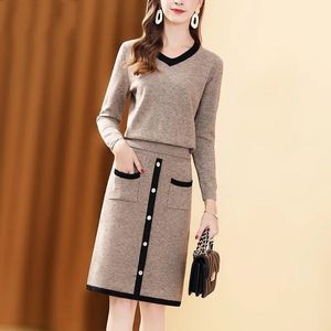 Tvådelklänning 2 stycken Spring Autumn Woman V Neck Sweaters Sticking Bluses Tops och Slim Elegant Office Ladies kjolar Suits et ns659 230222