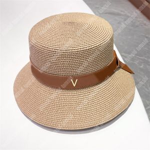 4 kolory męskie czapki Razem designerskie słomkowe czapki dla kobiety luksusowy płaski kapelusz letni swobodny moda czapki z skórzanym paskiem