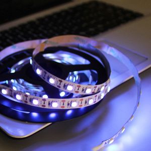 LED -remsa ljus 5050 RGB LED flexibla ljus Vattent￤t DC 5V 1M 60 LEDS Hemtr￤dg￥rd kommersiell omr￥de Belysning Crestech