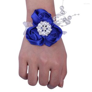 Dekorativa blommor Handgjorda simuleringsblomma Bride handledsbröllop Tillbehör Brudtärnor Handdekor Lady Party Jewelry Fashion