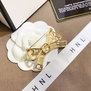 Luxury Brand Stamp Ch Brooch Women Men Desinger Jewelry Print Letter Pin Brooch 18k Gold Plated Vintage Fashion lovers Wedding party Dress Accessories Gift With Box