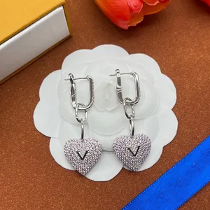 Pearl Studs Kolczyki dla kobiety luksusowe biżuterię kobiety listujące kolczyki mody obręcze v Ear Stud Party Wedding Diamond Srebrne kolczyki nowe