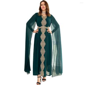 Etniska kläder fashionabla mantel muslimska klänningar kvinna spets applikation chiffong arab bat ärm i mellanöstern dubai abaya ramadan robe femme