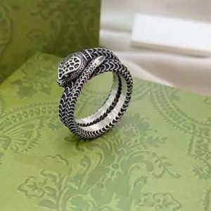 Designer smycken randig orm mönster vintage stil bokstäver mode silver varumärke ringar män kvinnor fest bröllop par ring smycken