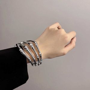 Link Chain New color personality cold wind skull bracelet exaggerated design clothes sleeve hoop arm ring men and women jewelry G230222