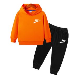 Nuovi set di abbigliamento con cappuccio Felpa con cappuccio e pantaloni in cotone per bambini Set di abbigliamento per bambini in due pezzi 1-13 anni Vestiti per ragazzi