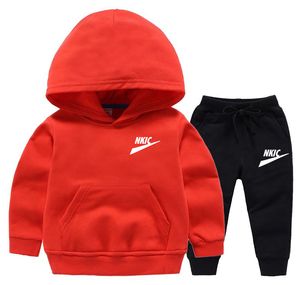 Bahar Sonbahar 2pcs Çocuk Spor Gündelik Setleri Uzun Kollu Mürettebat Boyun Sweatshirts Kıyafetler Çocuk Çocuk Marka Logosu Baskı Gevşek Yumuşak Takım Dış Mekan Giyim