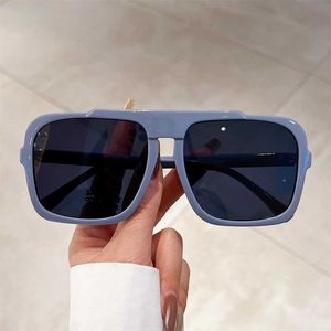 Solglasögon sqaure överdimensionerade män solglasögon mode i enkla kvinnliga nyanser glasögon trendig varumärkesdesign UV400 Goggle Eyewear G230214