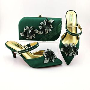 Scarpe eleganti 2023 Elegante design italiano Fashion Speciale Stile Spettale di lusso Set di sacchetti decorati con strass in termini di verde acqua