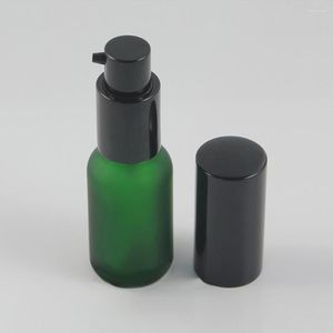 Bottiglie di stoccaggio Flacone di vetro verde di piccole dimensioni con pompa per siero in alluminio nero Confezione cosmetica da 10 ml
