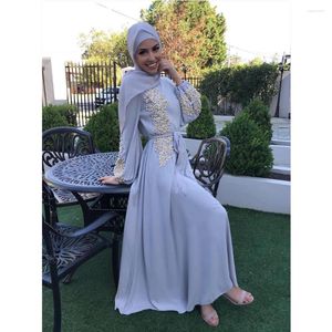 Etniska kläder 2023 broderi abaya dubai kalkon muslimsk klänning kväll bröllop kaftan islamiska kvinnor mantel vestidos