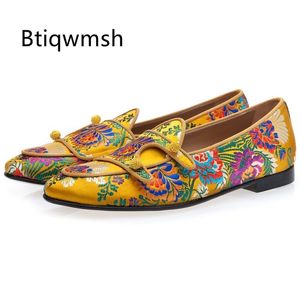 GAI Dress Shoes Yellow Handmade Embroidered Man Round Toe Flower Knot Flats Loafer Mail Slip on Wedding Men 230223