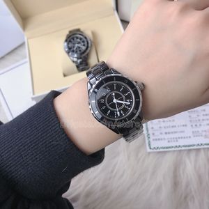 Orologio Watches Watches Pełny stal ze stali nierdzewnej Pasek Pasek Square Fashing Dopasowanie zegarek Montre de Luxe Lady Quartz Watch Woman Diamonds Casual Designer