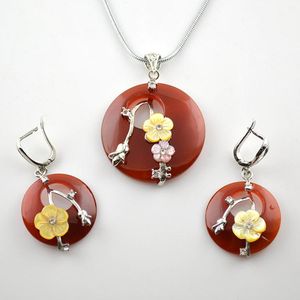 Collane con ciondolo 5 pezzi collana di fiori di prugna tradizionale cinese pietra rossa naturale con decorazione di perline di conchiglia gialla