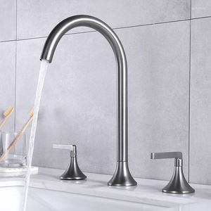 Banyo lavabo muslukları minimalist pirinç çift saplı üç delikli silah gri havza güverte monte edilmiş musluk soğuk su miktarı musluk