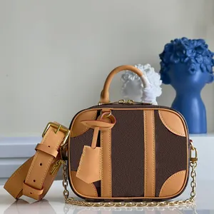 Motkvalitetsdesigner axelväska Luxurys handväska 21cm äkta läderkedja väska hög imitation crossbody väska med låda zl160