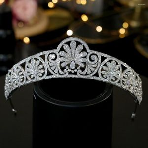 Hårklipp lyxiga europeiska kungliga tiaror och kronor CZ Crystal Princess Beauty Pageant Engagement Wedding Bridal Accessories