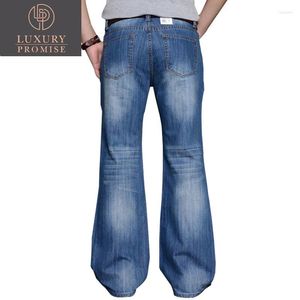 Мужские джинсы 2023 Весенняя повседневная синяя бутка Flared for Men Boot Cut Flare Denim Pants Designer Классические брюки
