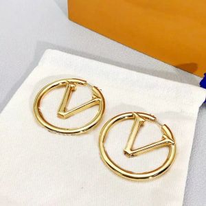 Classic fashion ladies earrings designer letter earrings gold plated silver plated geometric earrings suitable for wedding party jewelry accessories