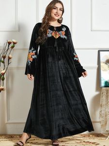 Etnik Giyim Kadınları Maxi Siyah Kadife Kaftan Elbise Kış Londe Grande Taille Femme Müslüman Arapça Abaya 2023 Nakış Vestidos