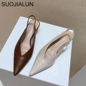 Sandals Suojialun أزياء العلامة التجارية البغال النساء الضحلة الفم المدببة أحذية إصبع القدم منخفضة الكعب زلة على الشرائح النعال 230224